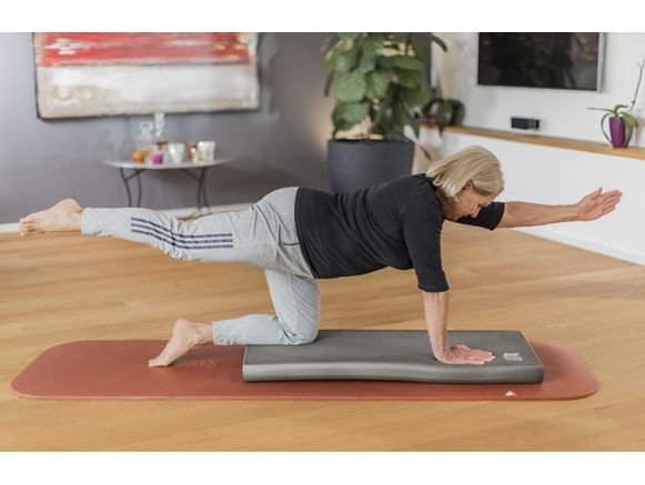 Exercices d'équilibre sur tapis de Gym AIREX® Coronella Exercices d'équilibre sur tapis de Gym AIREX® Coronella