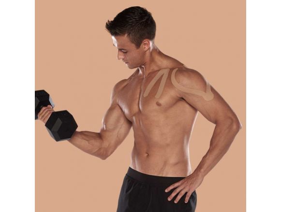 Athlète masculin avec bande de kinésiologie Beige | K-Tape® Athlète masculin avec bande de kinésiologie Beige | K-Tape®