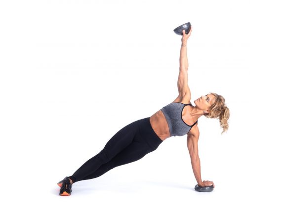 Exercice d'équilibre avec BOSU® Balance Pods Exercice d'équilibre avec BOSU® Balance Pods