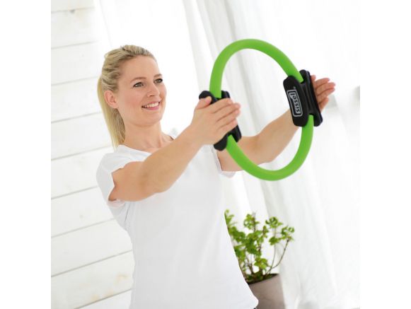 Exercices pour les bras avec Pilates Circle Compact SISSEL® Exercices pour les bras avec Pilates Circle Compact SISSEL®