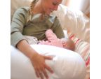 Maman allaitant dans le coussin de positionnement SISSEL® COMFORT Maman allaitant dans le coussin de positionnement SISSEL® COMFORT