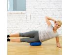 Femme travaillant ses obliques sur le Balancefit® SISSEL® bleu