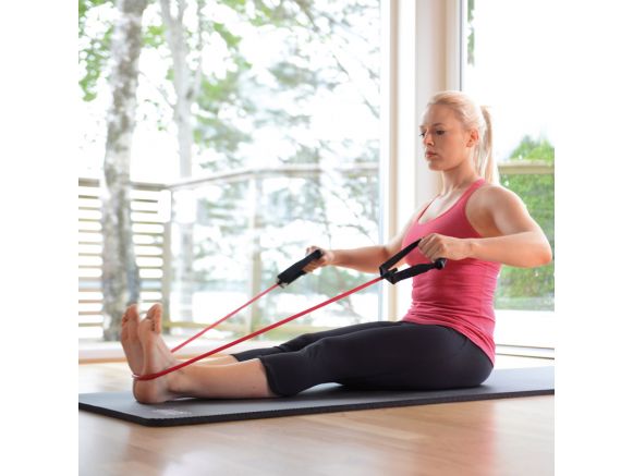 Femme s'exerçant avec le FIT TUBE SISSEL® Femme s'exerçant avec le FIT TUBE SISSEL®