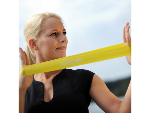 Femme avec bande élastique SISSEL® Loop jaune Femme avec bande élastique SISSEL® Loop jaune