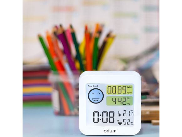 Mesureur de qualité de l'air intérieur Quaelis 20 dans une école Mesureur de qualité de l'air intérieur Quaelis 20 dans une école