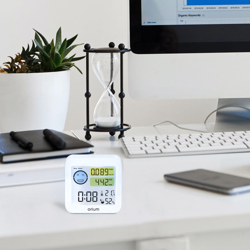 Mesureur de qualité de l'air intérieur Quaelis 20 au bureau Mesureur de qualité de l'air intérieur Quaelis 20 au bureau