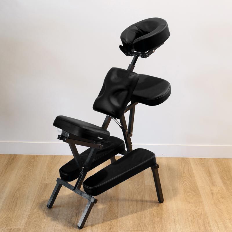 Chaise de massage Eco noire dans un cabinet de kiné Chaise de massage Eco noire dans un cabinet de kiné