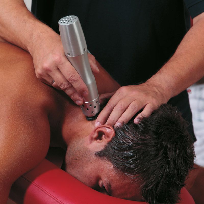 Utilisation de l'ENPULS PRO sur la nuque d'un patient