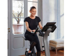 Vélo d'appartement compact Technogym Cycle utilisation